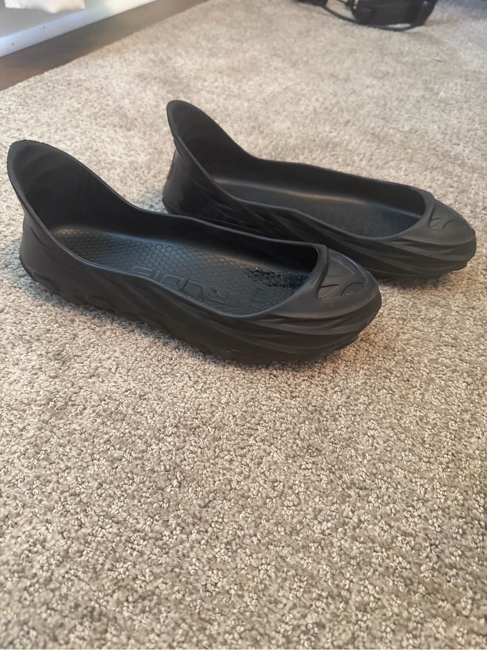 Rudis Men's Black Athletic Slip-On wrestling Shoe Covers - Picture 2 of 4